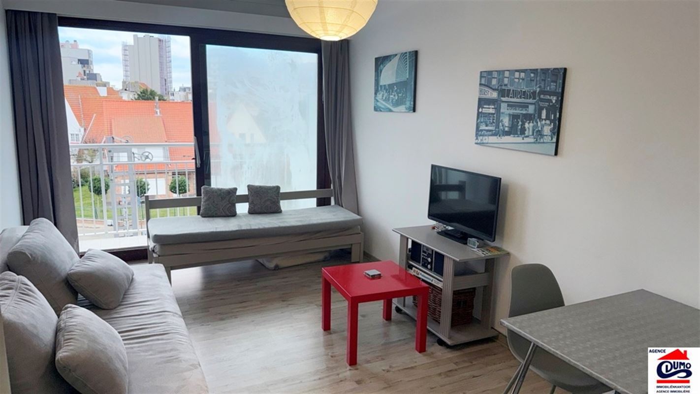 Gemeubelde studio met kelderberging