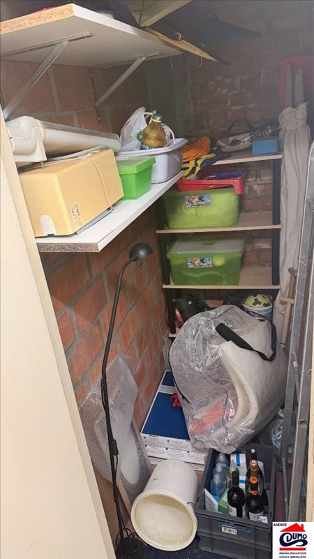 Gemeubelde studio met kelderberging