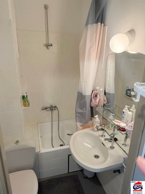 Studio meublé avec rangement en sous-sol