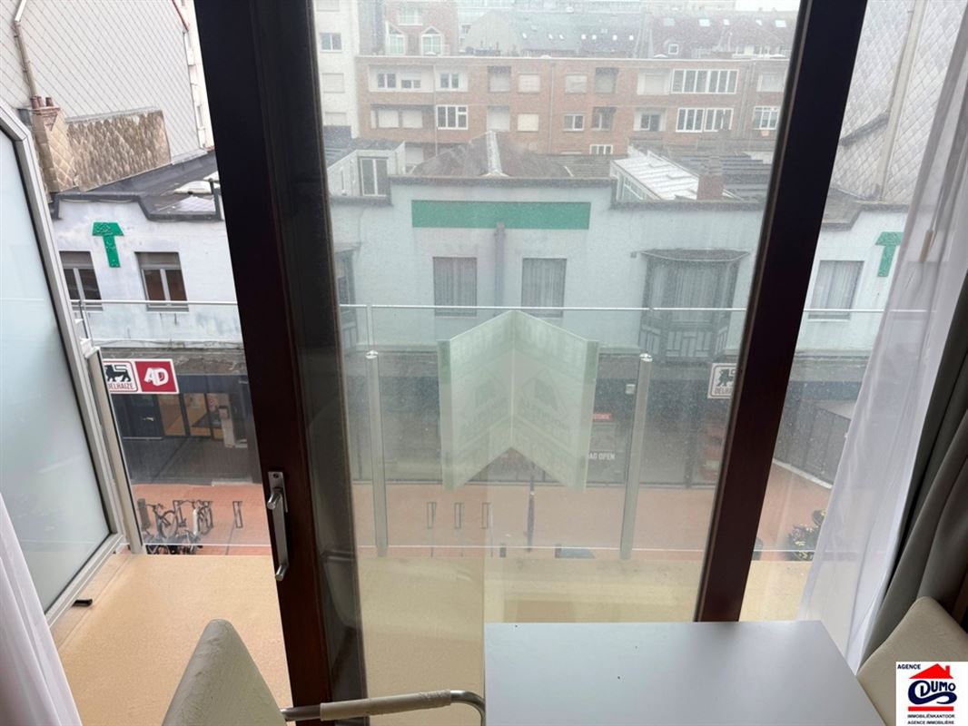 Gemeubelde studio met kelderberging