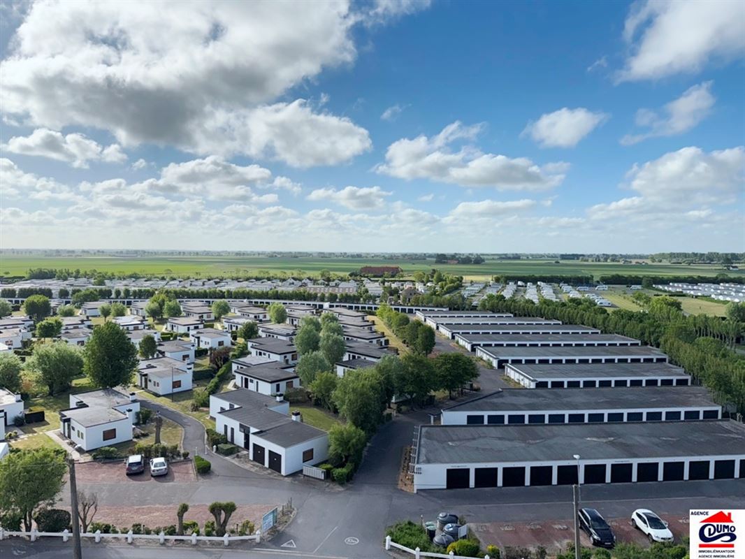 Goed ingerichte studio met zicht op het hinterland