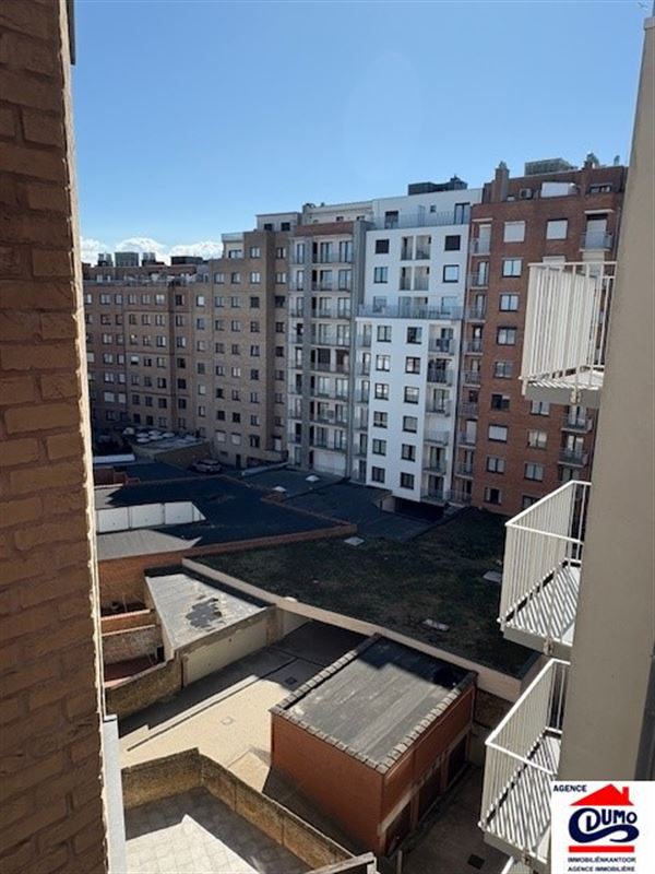 Piekfijn ingericht appartement met 1 slaapkamer met zeezicht en private garage op wandelafstand