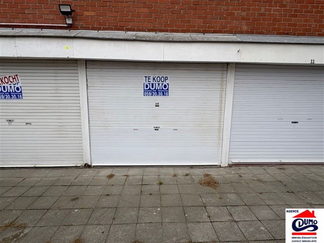 Garage de plain-pied avec portail électrique