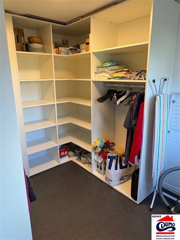 Maison non meublée avec 2 chambres à coucher et place de parking