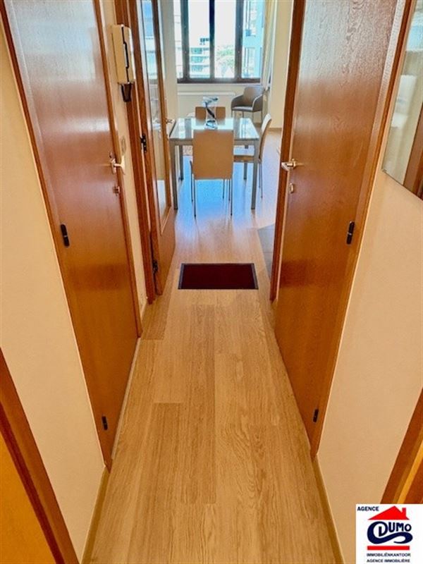 Piekfijn ingericht appartement met 1 slaapkamer met zeezicht en private garage op wandelafstand