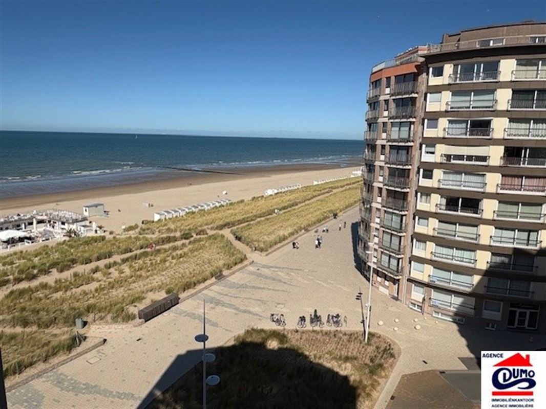 Piekfijn ingericht appartement met 1 slaapkamer met zeezicht en private garage op wandelafstand