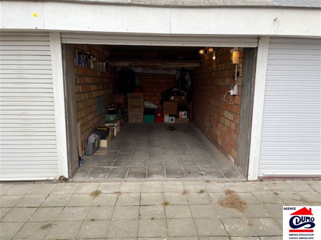 Garage de plain-pied avec portail électrique