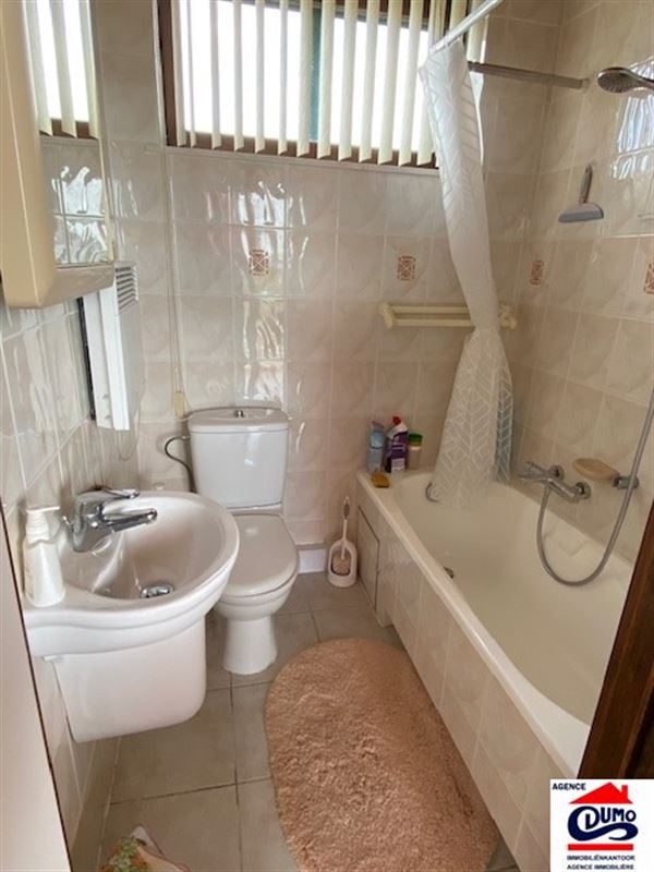 Goed gelegen bungalow met private parking