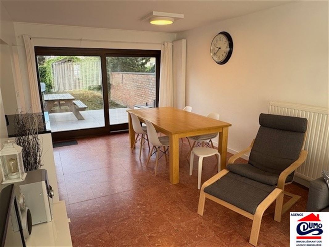 Maison non meublée avec 2 chambres à coucher et place de parking