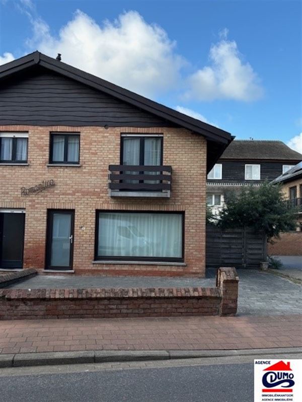 Maison non meublée avec 2 chambres à coucher et place de parking