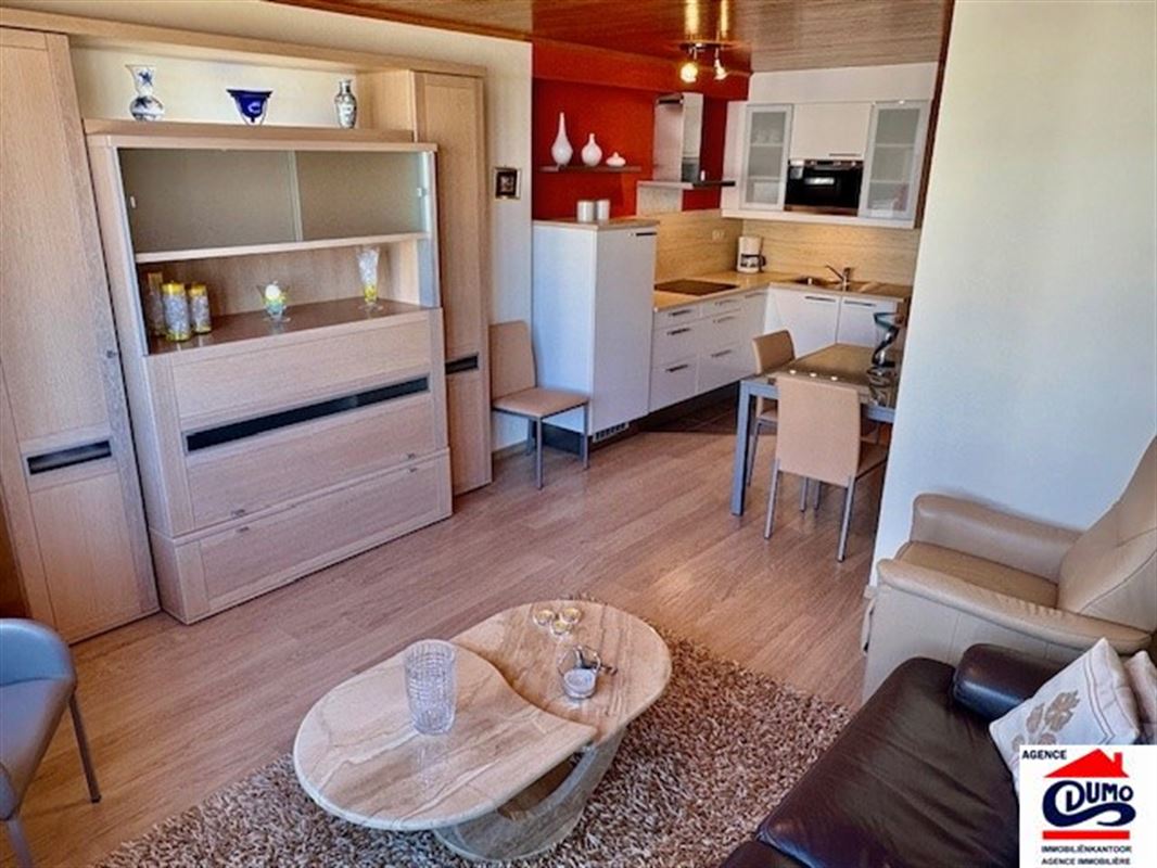 Piekfijn ingericht appartement met 1 slaapkamer met zeezicht en private garage op wandelafstand