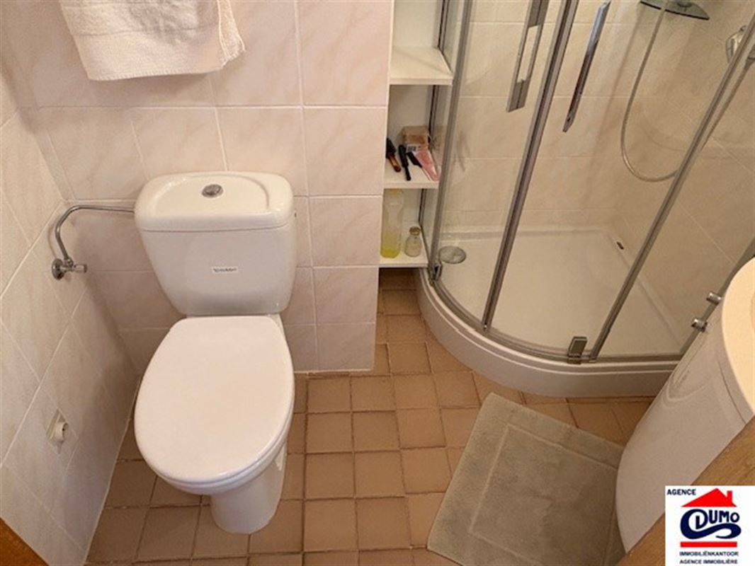 Piekfijn ingericht appartement met 1 slaapkamer met zeezicht en private garage op wandelafstand