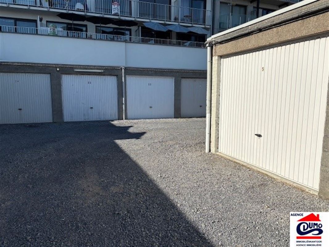 Piekfijn ingericht appartement met 1 slaapkamer met zeezicht en private garage op wandelafstand