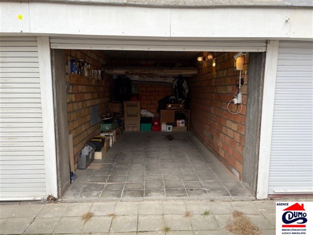 Garage de plain-pied avec portail électrique