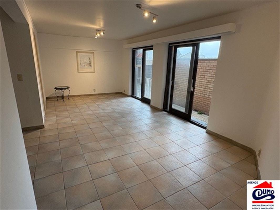 Gelijkvloerse, ongemeubelde studio