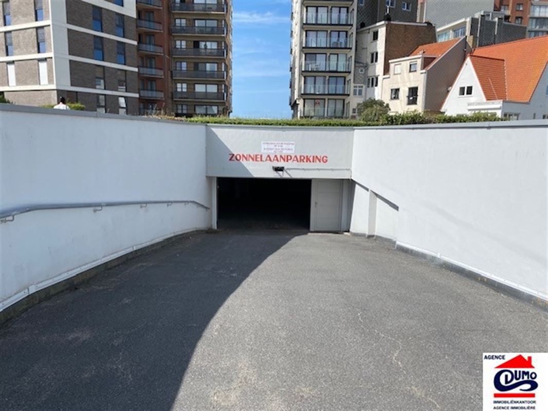 Goed gelegen afgesloten garagebox te Westende