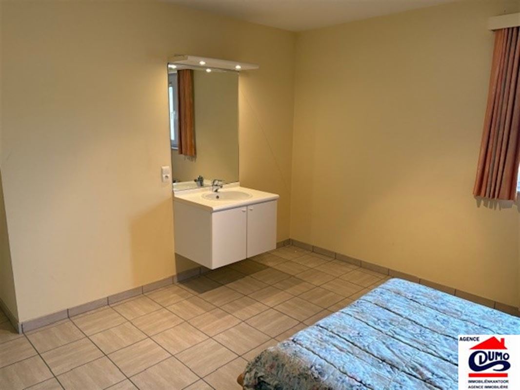 Heel ruim gemeubeld appartement met lateraal zeezicht