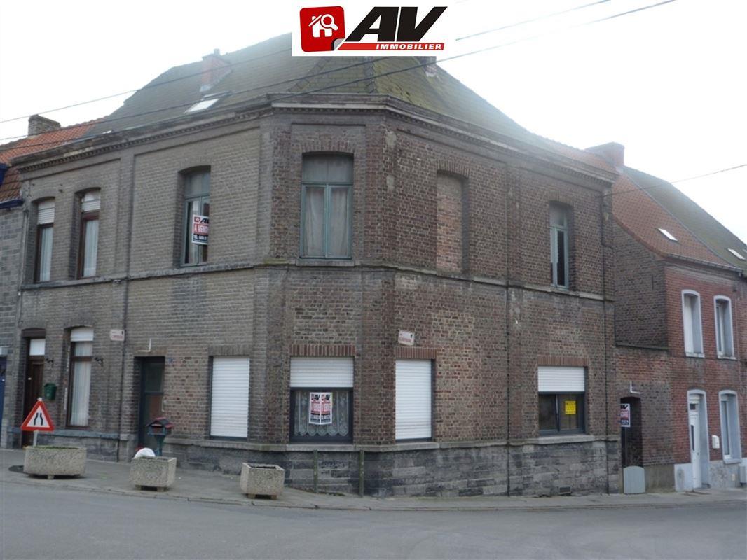 Spacieuse maison d'angle 