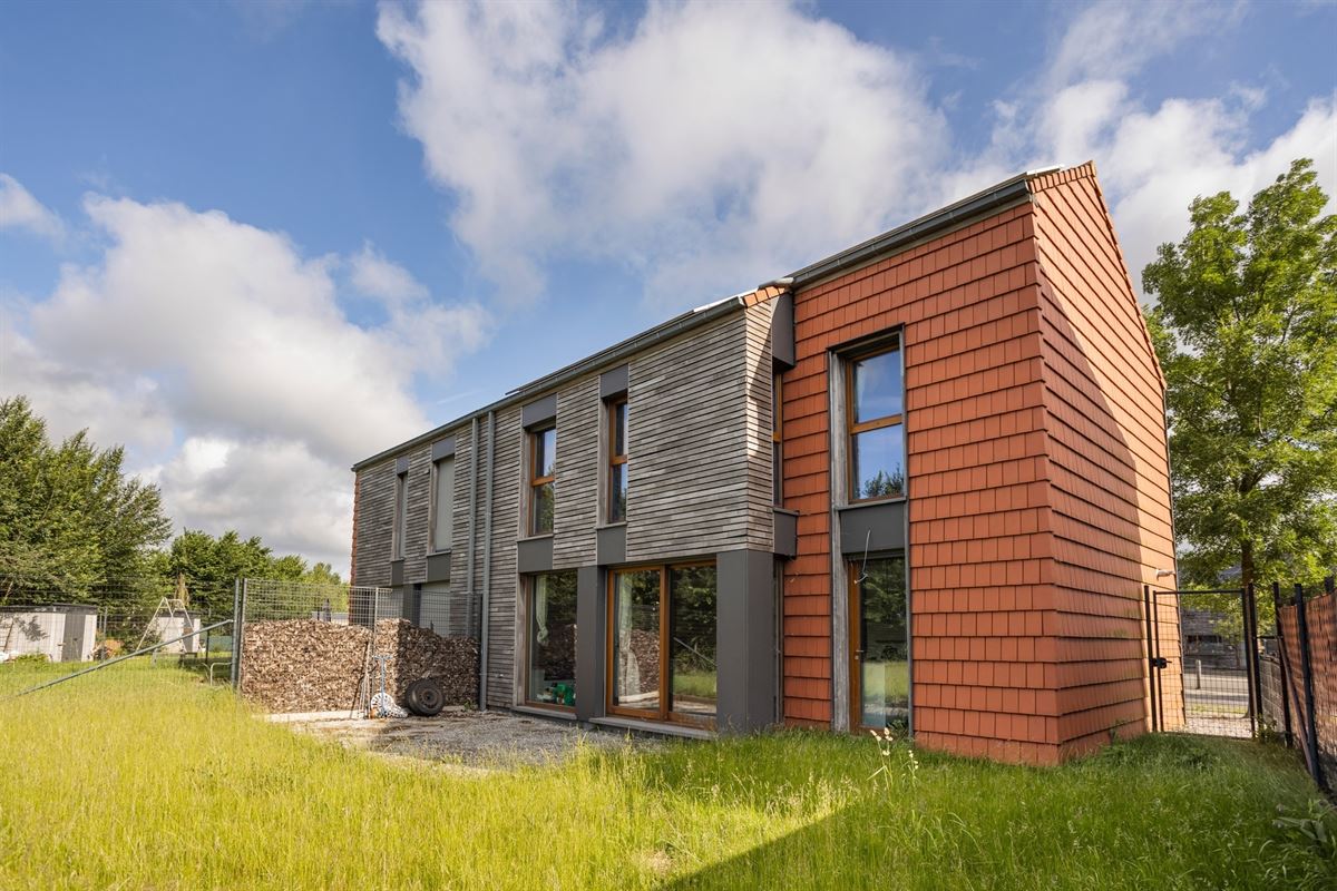 Récente maison 3 chambres avec jardin et parking