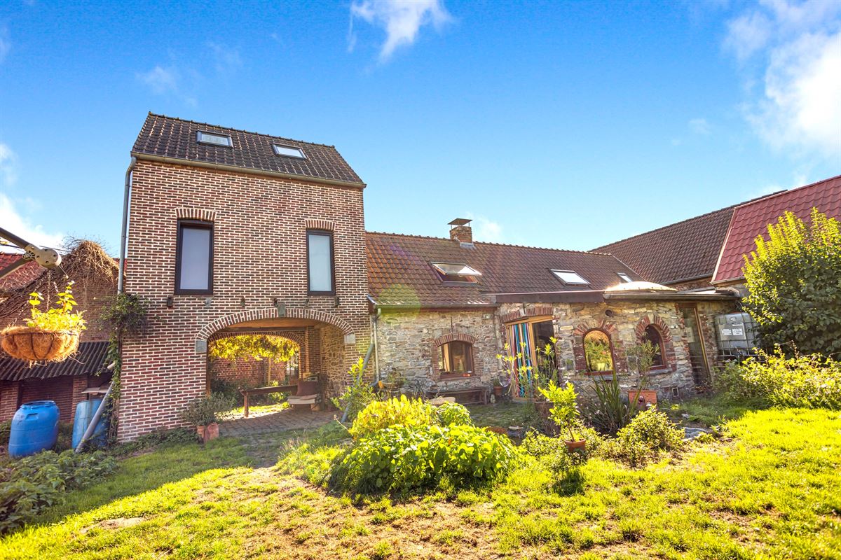 Charmante maison de caractère avec jardin  et grange