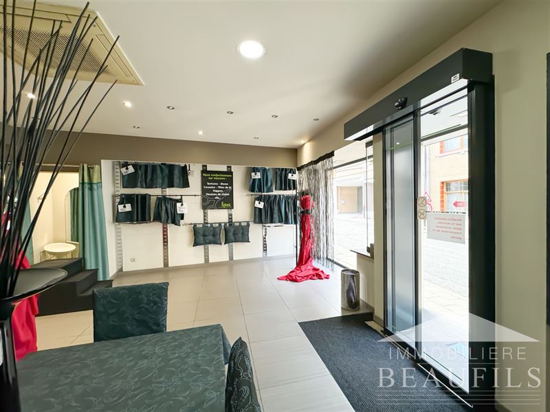Image 2 : COMMERCIAL à 1400 NIVELLES (Belgique) - Prix 975 €