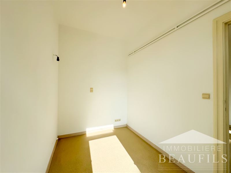 Image 11 : Appartement à 1180 UCCLE (Belgique) - Prix 950 €