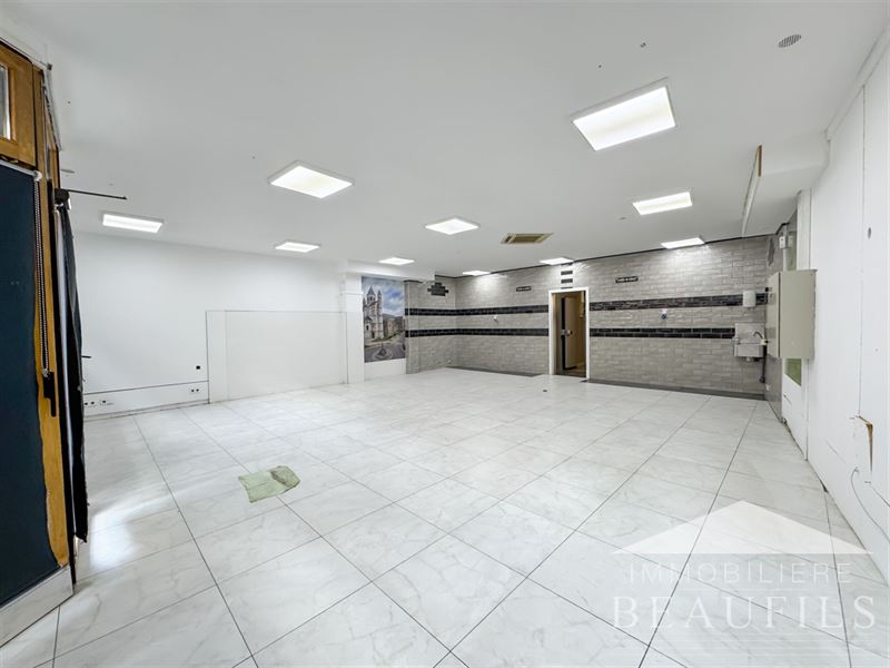 Image 3 : COMMERCIAL à 1400 NIVELLES (Belgique) - Prix 900 €