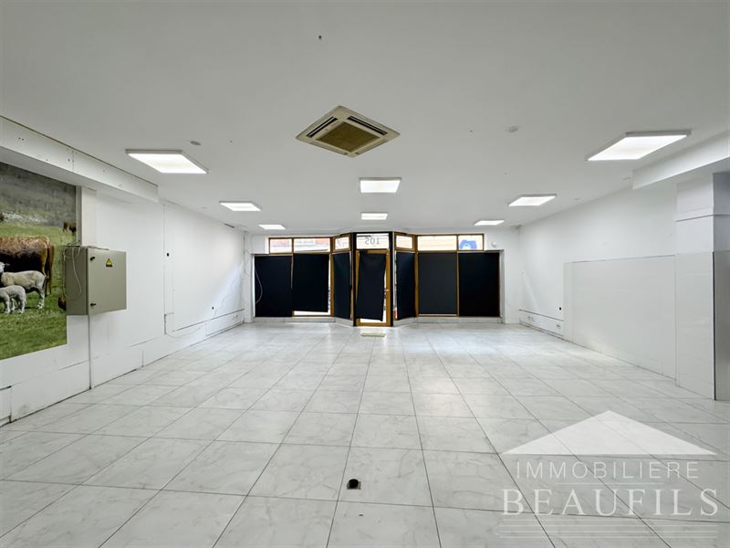 Image 2 : COMMERCIAL à 1400 NIVELLES (Belgique) - Prix 900 €