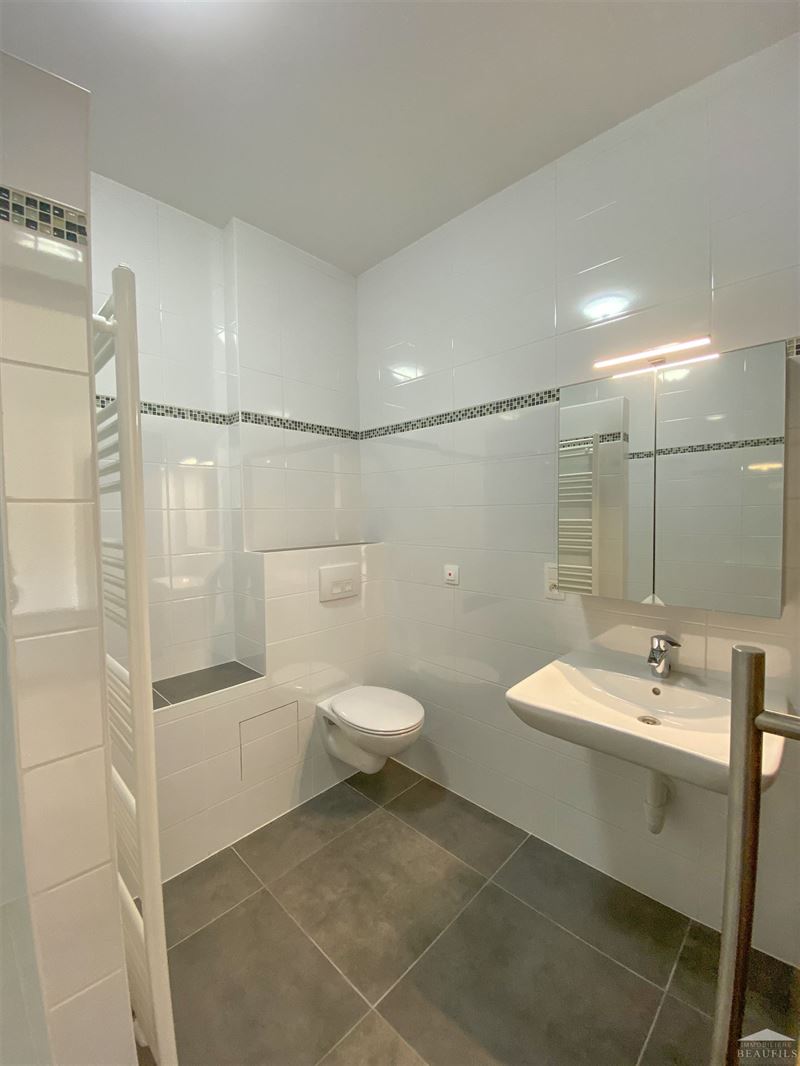 Image 9 : Appartement à 6210 VILLERS-PERWIN (Belgique) - Prix 830 &euro;