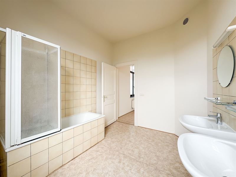 Image 13 : Maison à 1400 NIVELLES (Belgique) - Prix 1.500 &euro;