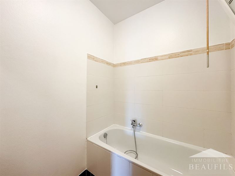 Image 7 : Appartement à 6010 COUILLET (Belgique) - Prix 500 &euro;