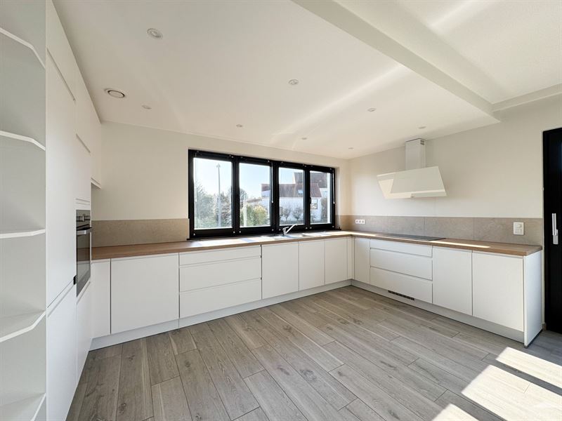 Image 8 : Appartement à 1640 RHODE-SAINT-GENÈSE (Belgique) - Prix 1.750 &euro;