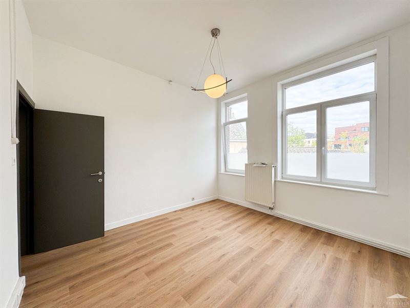 Image 11 : Maison à 1400 NIVELLES (Belgique) - Prix 1.050 &euro;