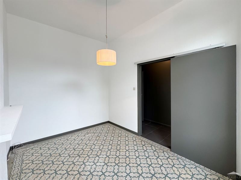 Image 9 : Maison à 1400 NIVELLES (Belgique) - Prix 1.050 &euro;