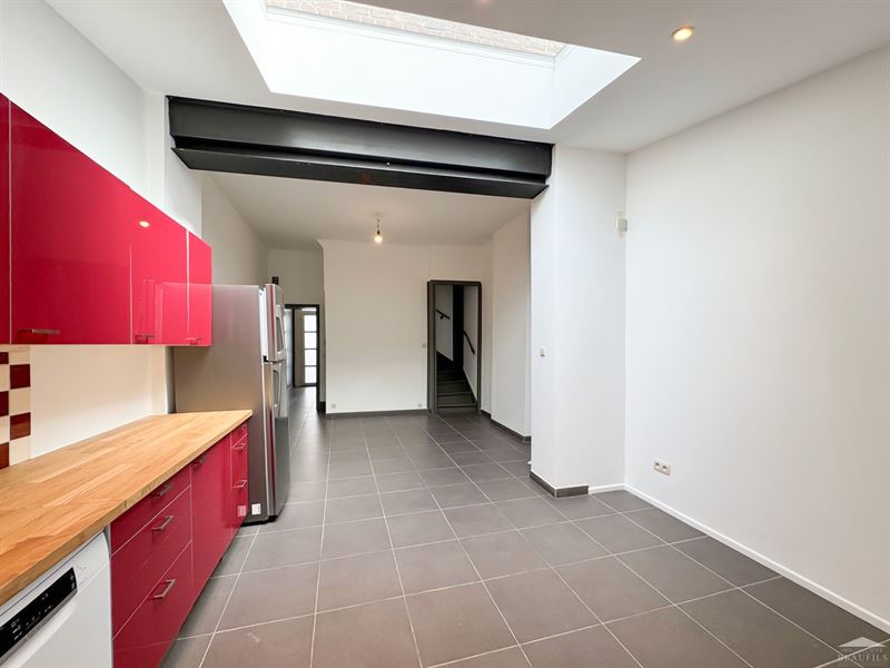 Image 3 : Maison à 1400 NIVELLES (Belgique) - Prix 1.050 &euro;