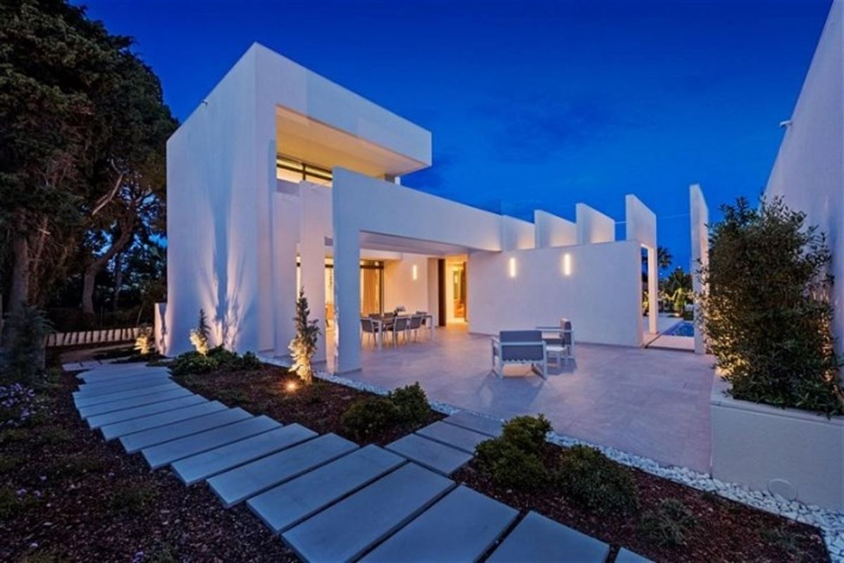 Image 22 : Villa à  LA ZENIA (Espagne) - Prix 1.590.000 €