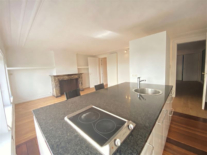 Renovated apartement in a beautiful building full of character