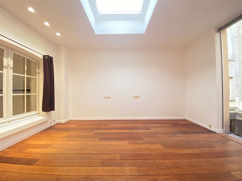 Renovated apartement in a beautiful building full of character