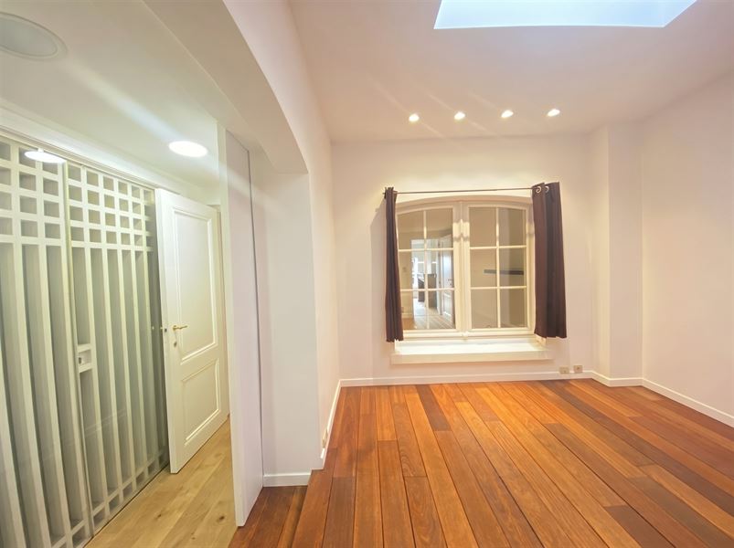 Renovated apartement in a beautiful building full of character