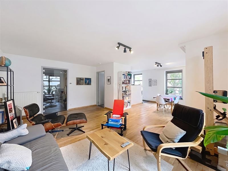Appartement avec belle terrasse quartier Louise