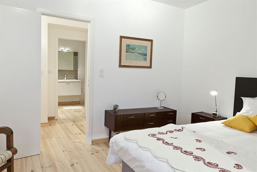 Designer furnished apartment in perfect condition