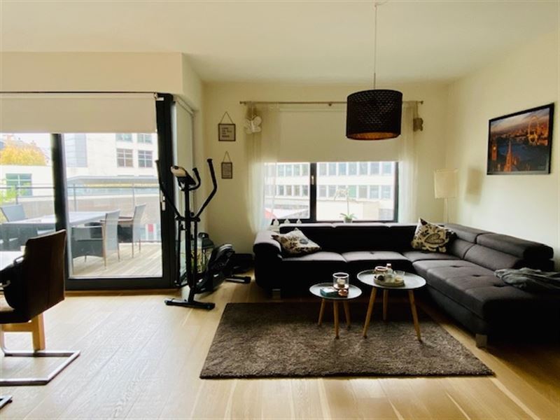 App + terrasse au calme dans intérieur ilot.