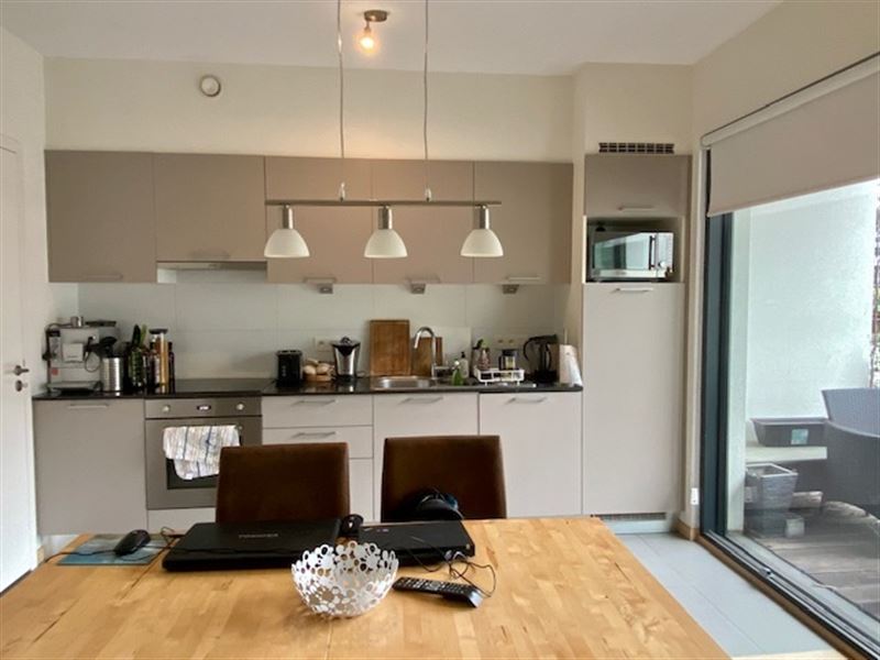 App + terrasse au calme dans intérieur ilot.
