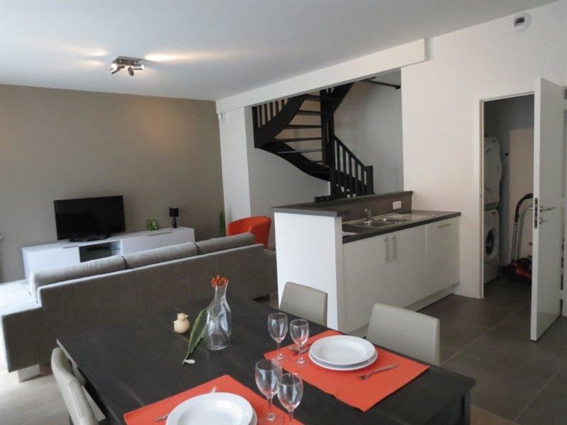 Appartement rez de chaussée meublé près d l'UE