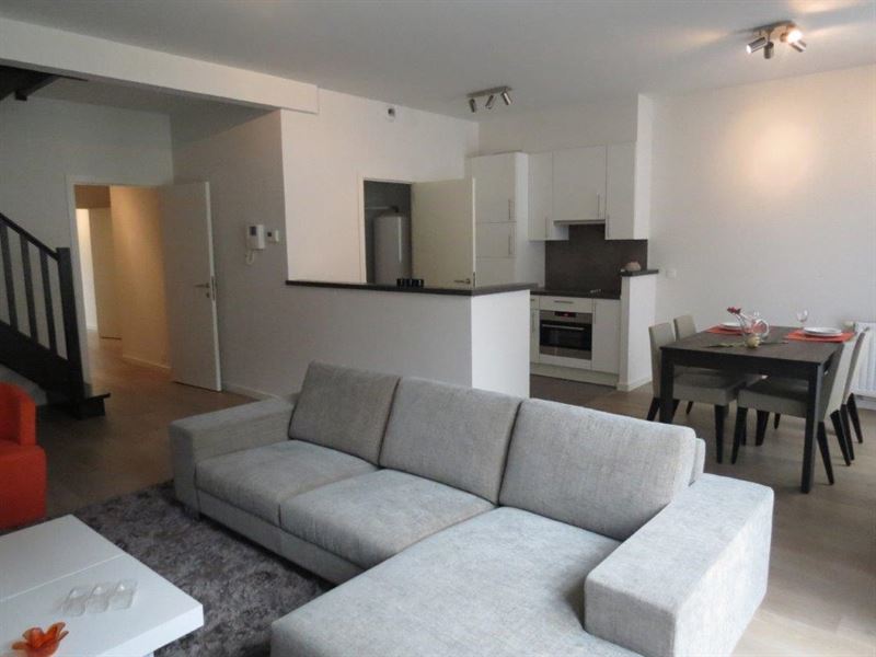 Appartement rez de chaussée meublé près d l'UE