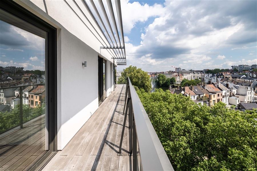 High standard furnished penthouse in the heart of the European area