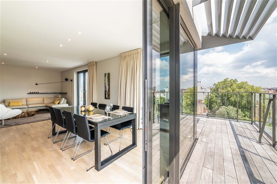 High standard furnished penthouse in the heart of the European area