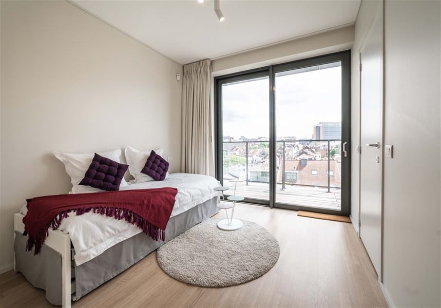 High standard furnished penthouse in the heart of the European area