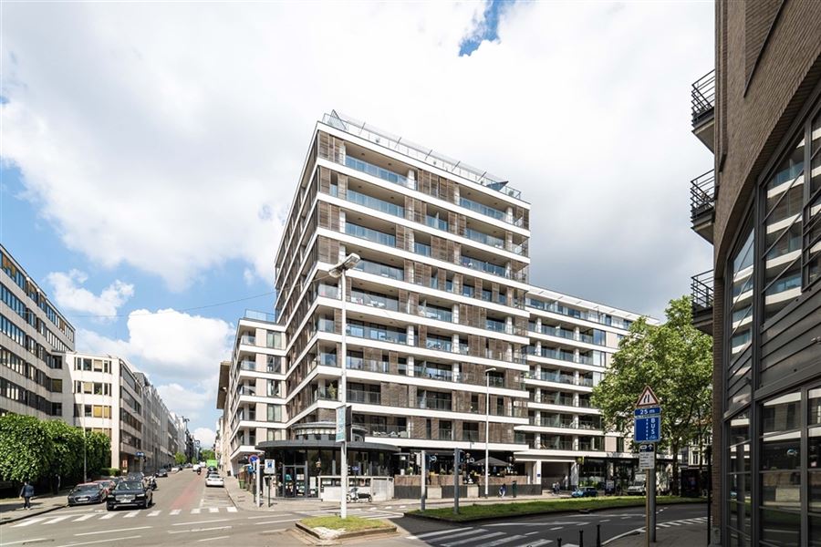 High standard furnished penthouse in the heart of the European area