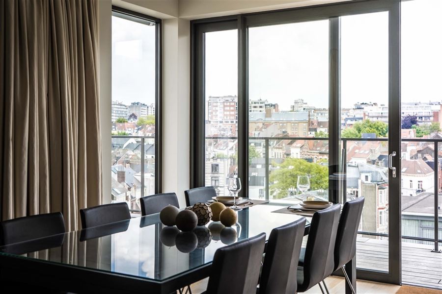 High standard furnished penthouse in the heart of the European area